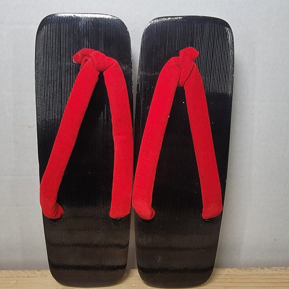 Japanese Wooden Clogs / Sandals - Size Japanese Medium (Women's 8 Narrow)